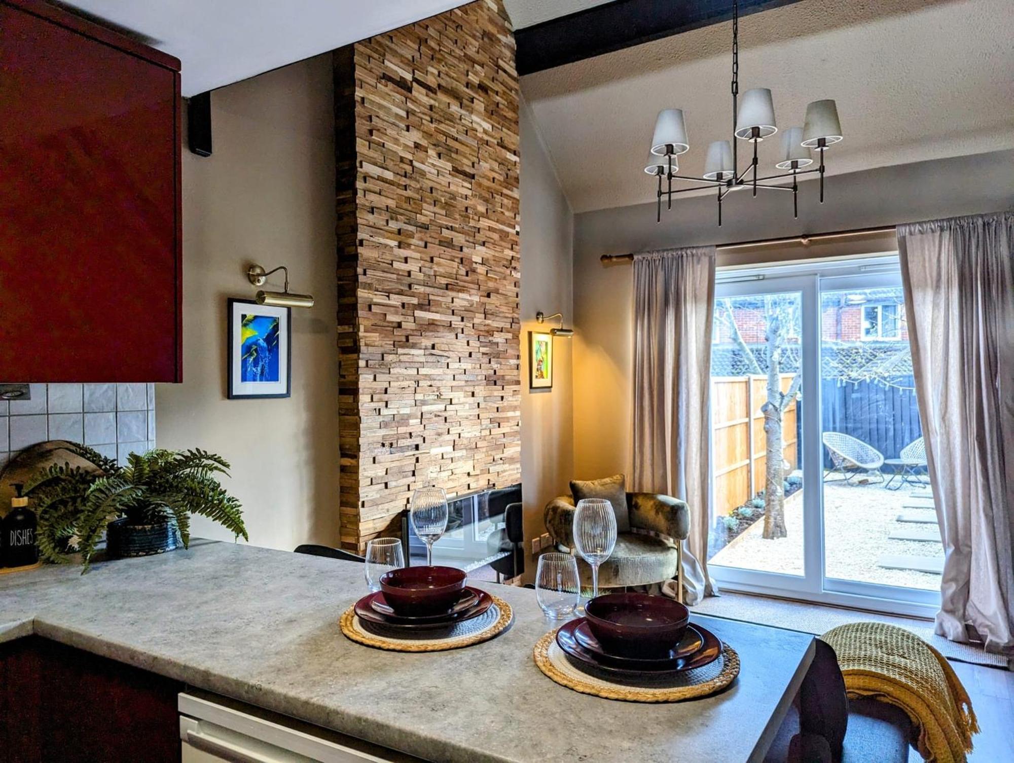 New, Unique, Tiny House With Garden Holiday home *